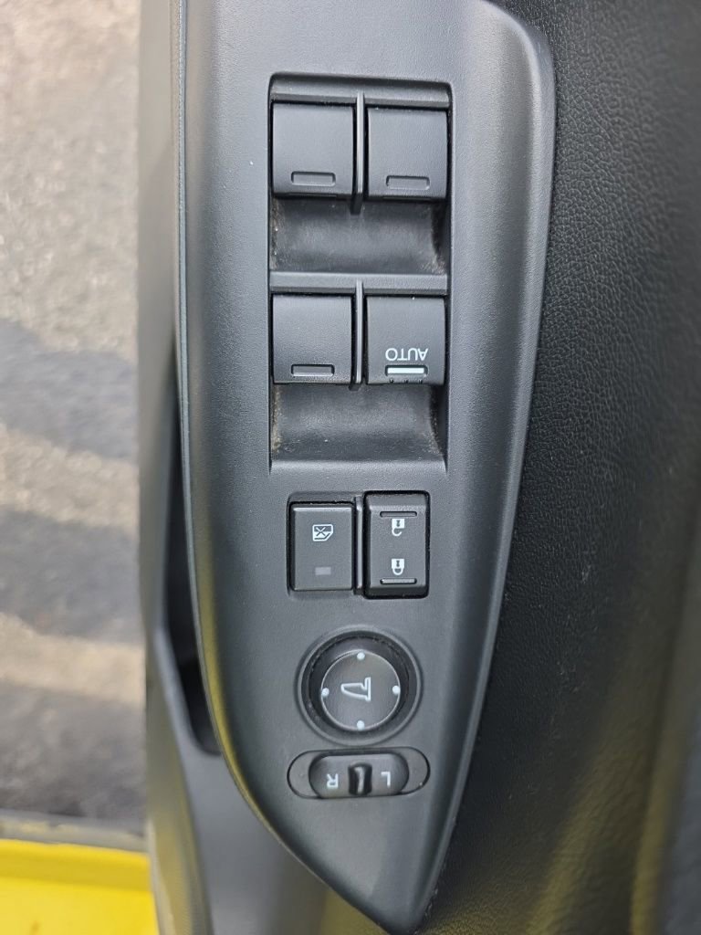 Used 2015 Honda Fit LX image 12