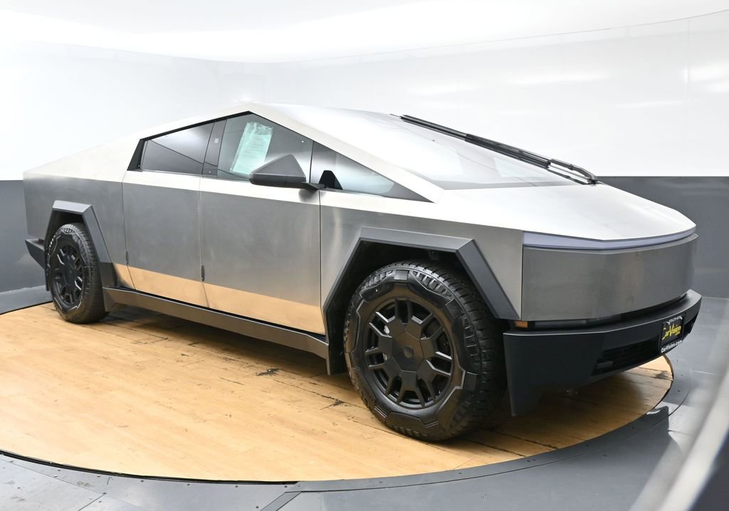 Used 2024 Tesla Cybertruck AWD Crew Cab image 2