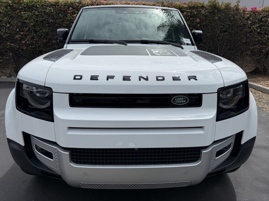 Used 2023 Land Rover Defender 130 SE AWD/4WD image 8