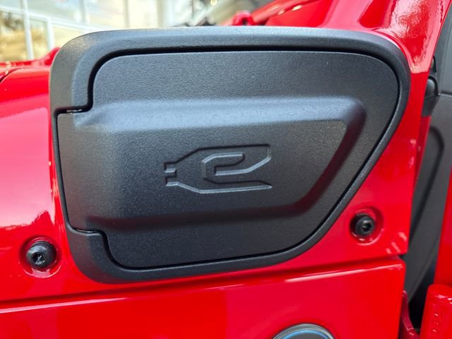 Used 2025 Jeep Wrangler Unlimited Sahara w/ Safety Group image 29