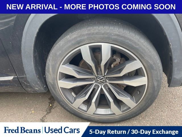 Used 2023 Volkswagen Atlas Cross Sport SEL Premium R-Line AWD/4WD image 12