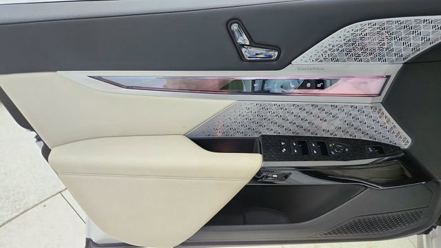 Used 2023 BMW i7 xDrive60 w/ Executive Package 2 image 35