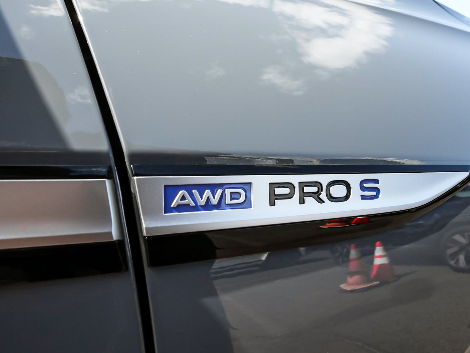 Used 2023 Volkswagen ID.4 Pro S AWD/4WD image 45
