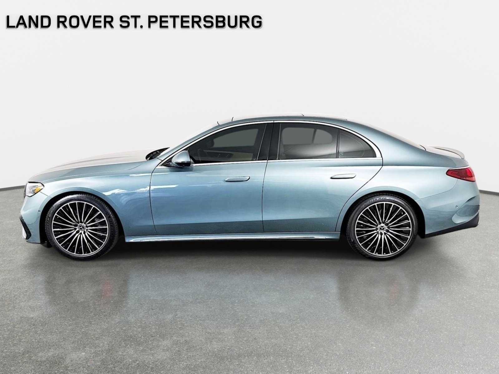Used 2025 Mercedes-Benz E 450 4MATIC Sedan image 9