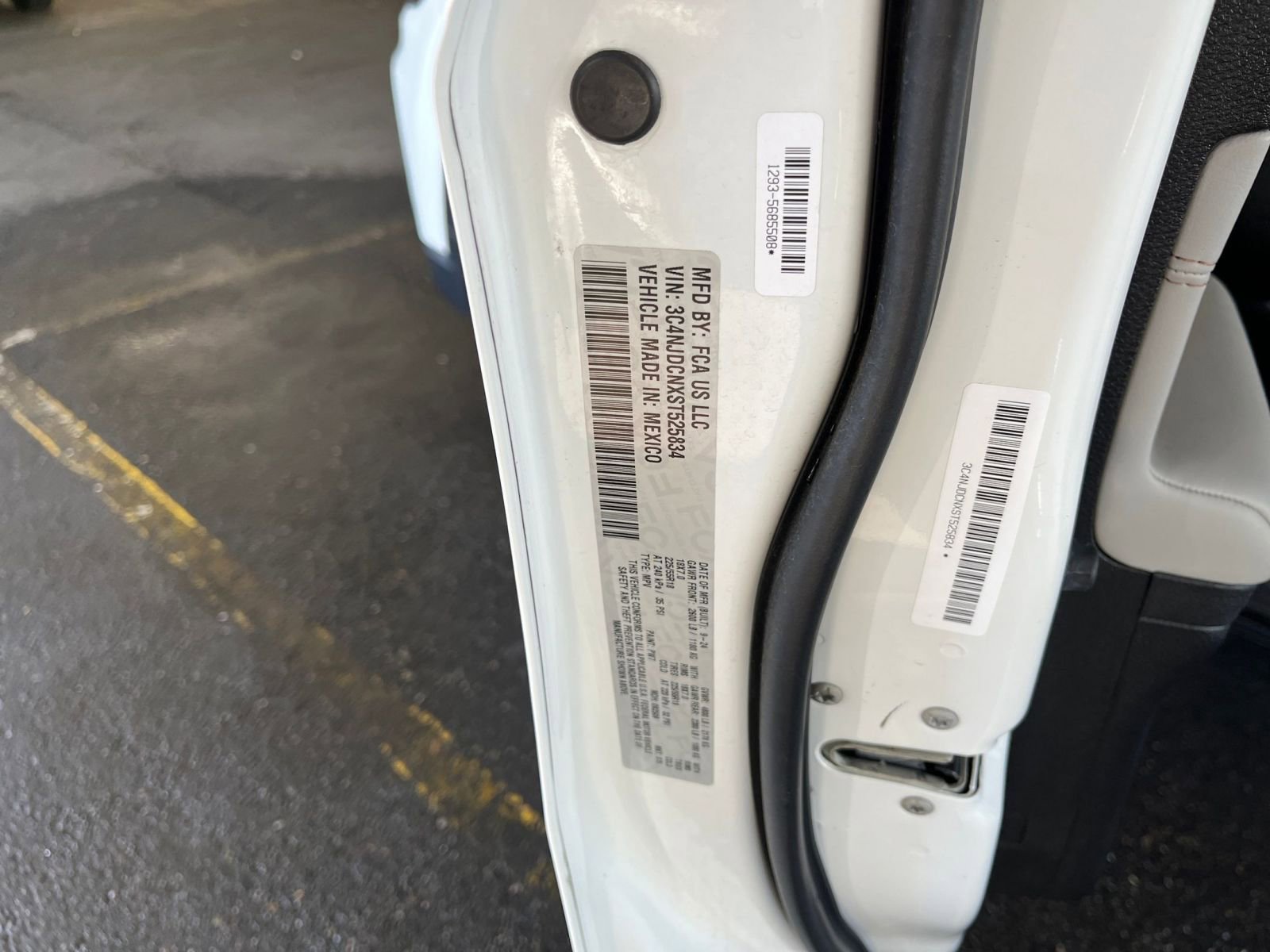 Used 2025 Jeep Compass Limited image 29