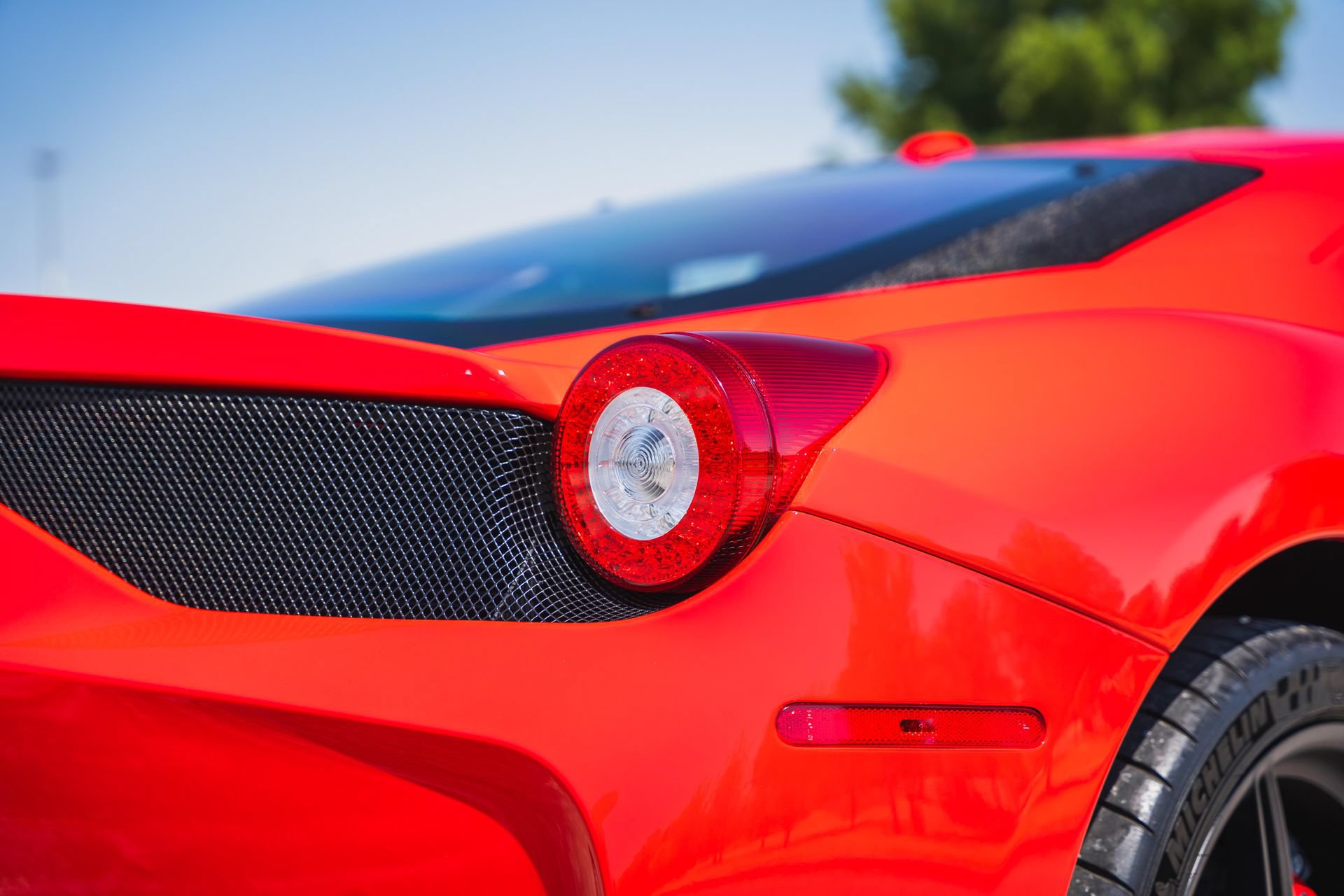Used 2015 Ferrari 458 Speciale Coupe RWD image 32