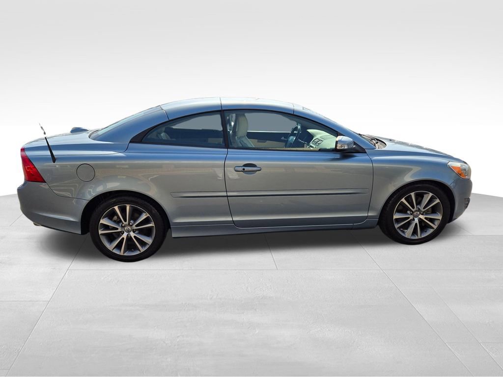 Used 2011 Volvo C70 T5 FWD image 2