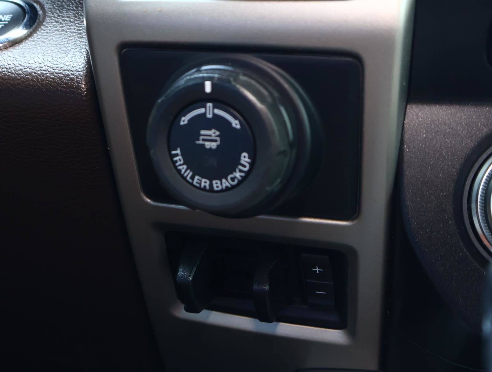 Used 2018 Ford F150 King Ranch w/ Equipment Group 601A Luxury AWD/4WD image 29