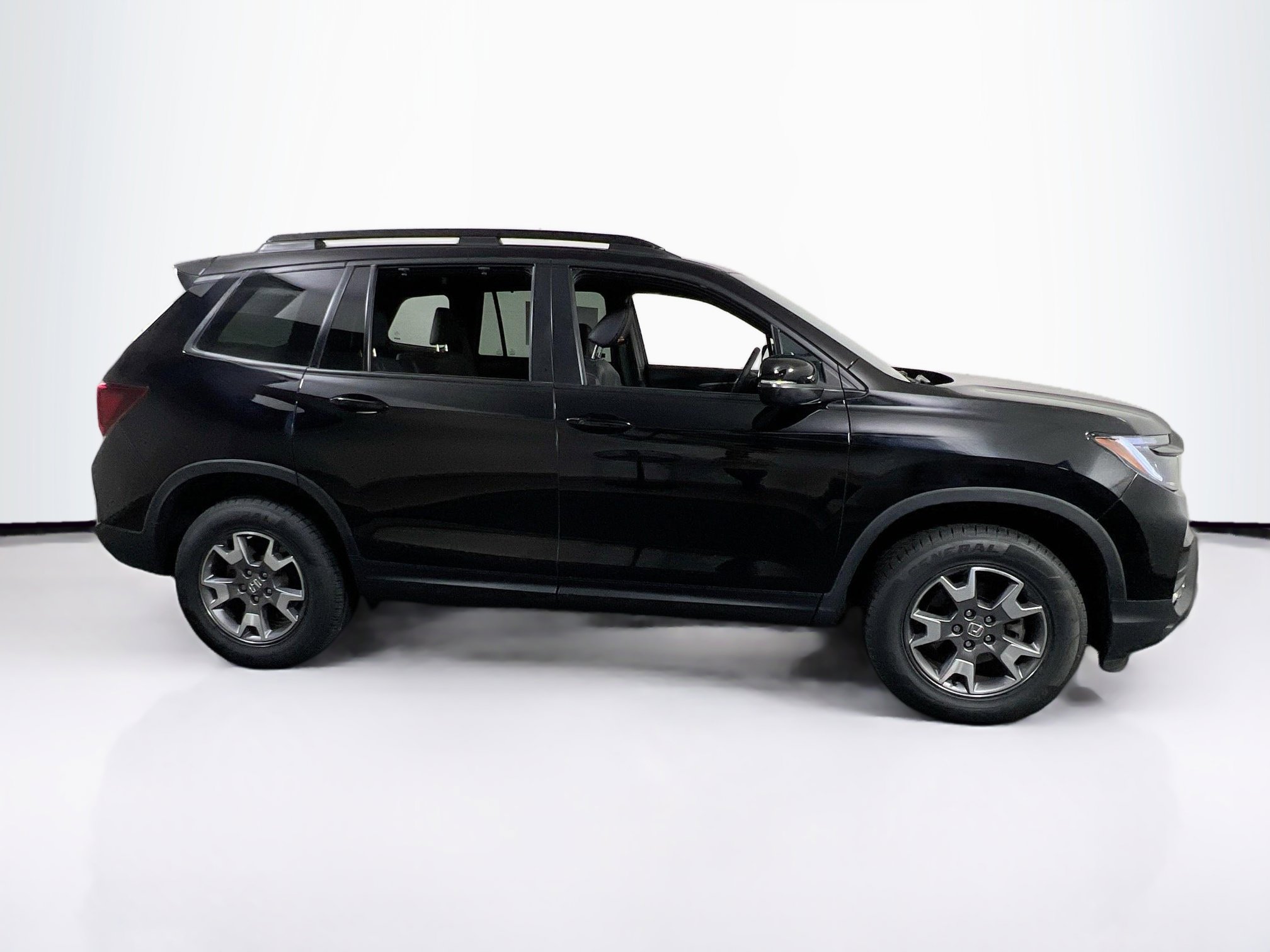 Used 2022 Honda Passport TrailSport image 4