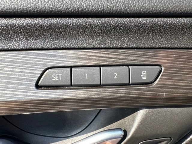 Used 2022 GMC Terrain SLT w/ Infotainment Package II AWD/4WD image 14