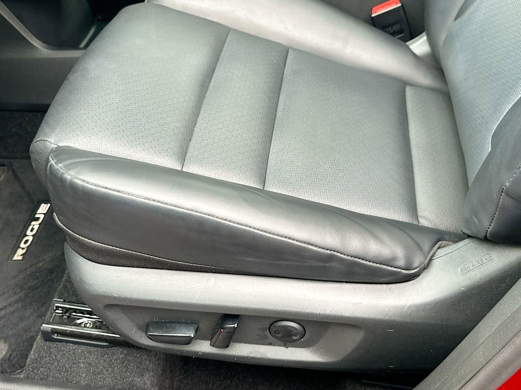 Used 2021 Nissan Rogue SV w/ Premium Package FWD image 9