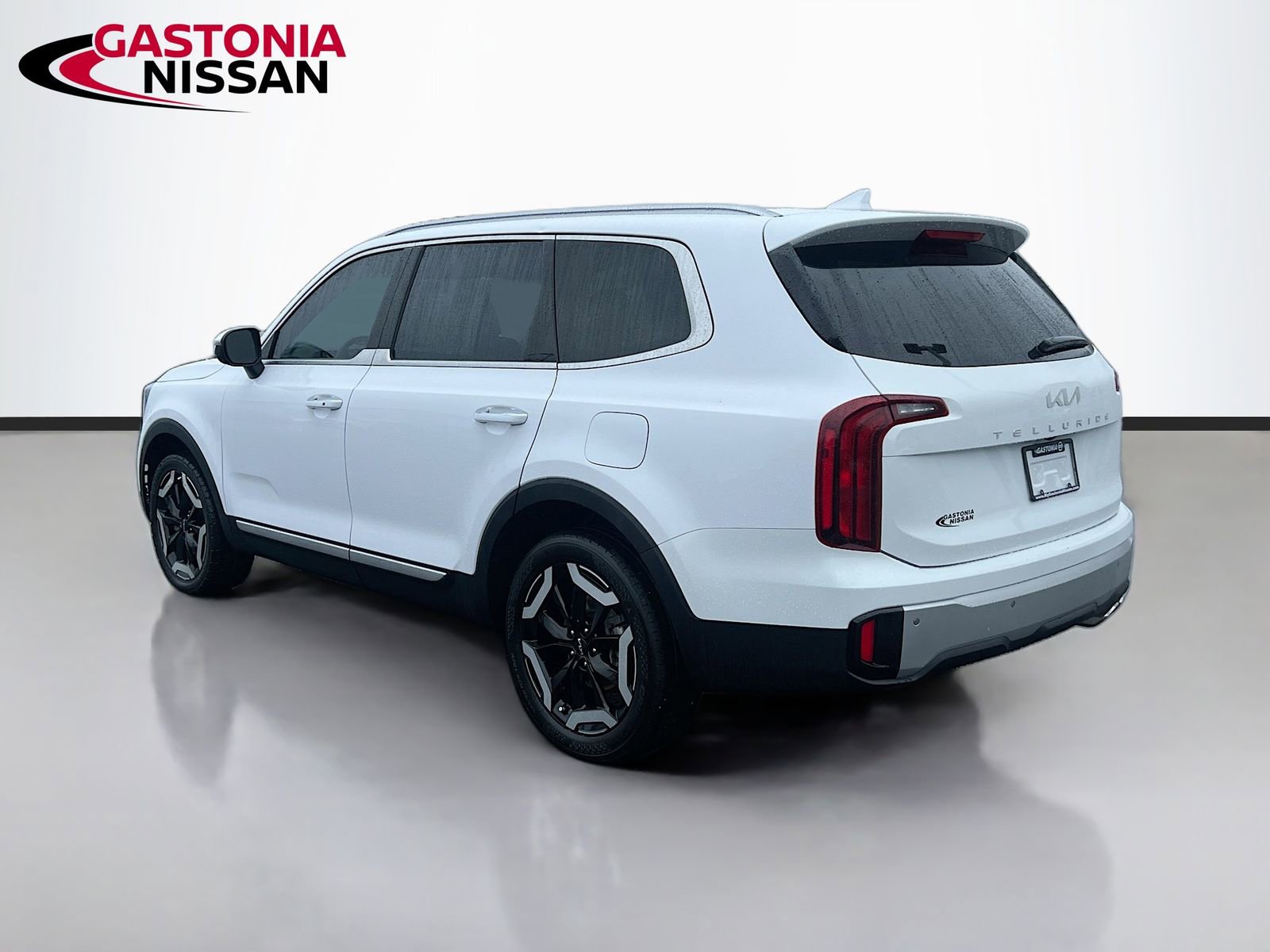 Used 2023 Kia Telluride S image 6