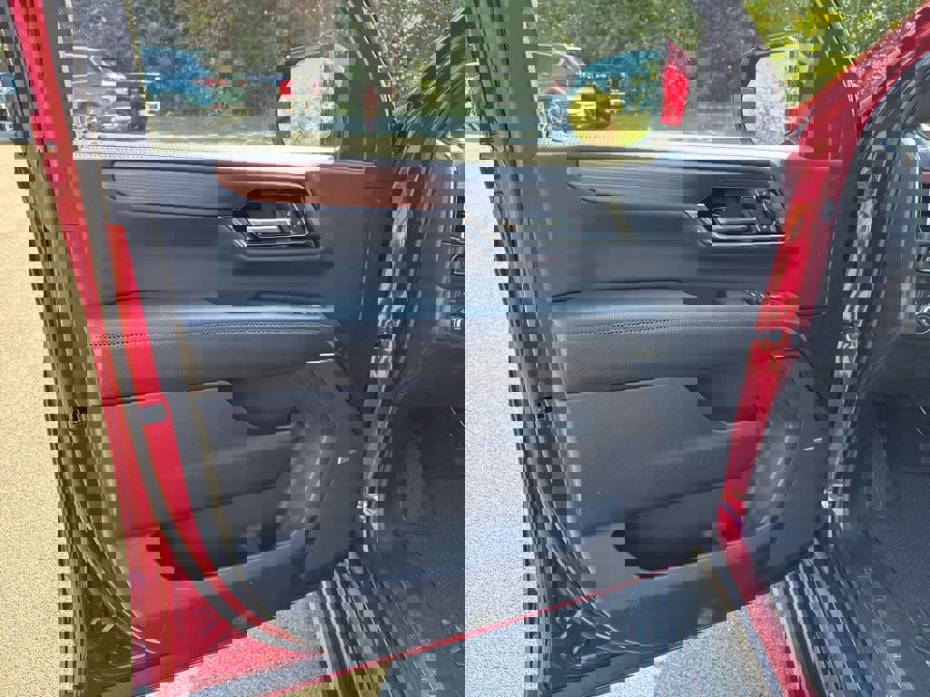 New 2025 GMC Yukon XL Denali w/ Sun & Power Step Package image 21