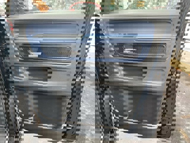 New 2025 Volkswagen ID. Buzz Pro S image 38