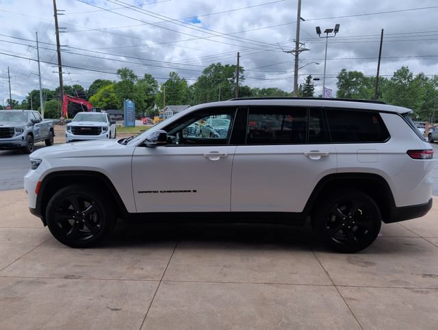 Used 2023 Jeep Grand Cherokee L Laredo AWD/4WD image 5
