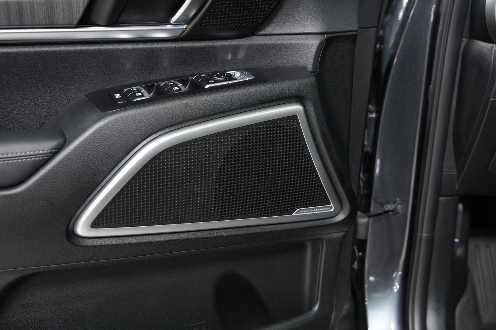 Used 2023 Kia Telluride EX w/ EX Captain's Chair Package image 27