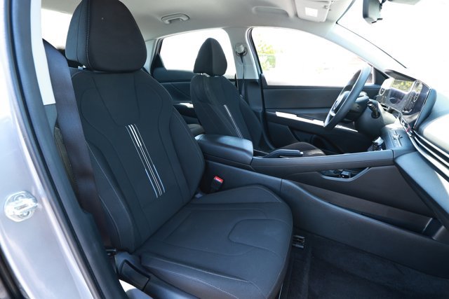 Used 2024 Hyundai Elantra SEL FWD image 25
