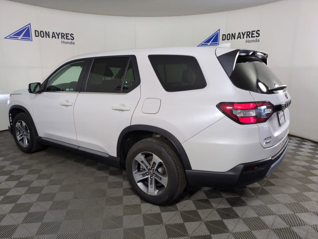 Used 2024 Honda Pilot EX-L image 3