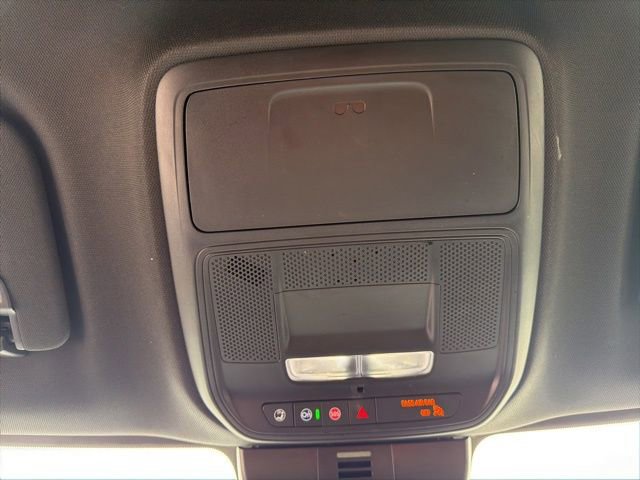 Used 2025 GMC Acadia Elevation image 39