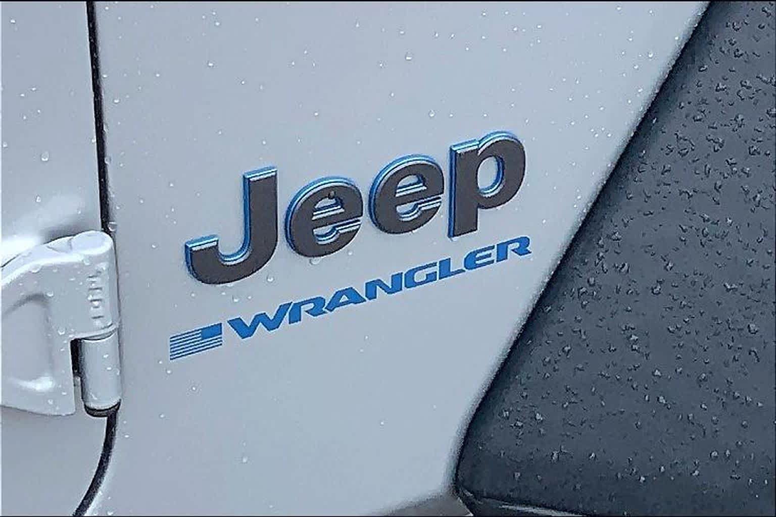 Used 2023 Jeep Wrangler Unlimited Rubicon 4xe w/ Steel Bumper Group AWD/4WD image 10