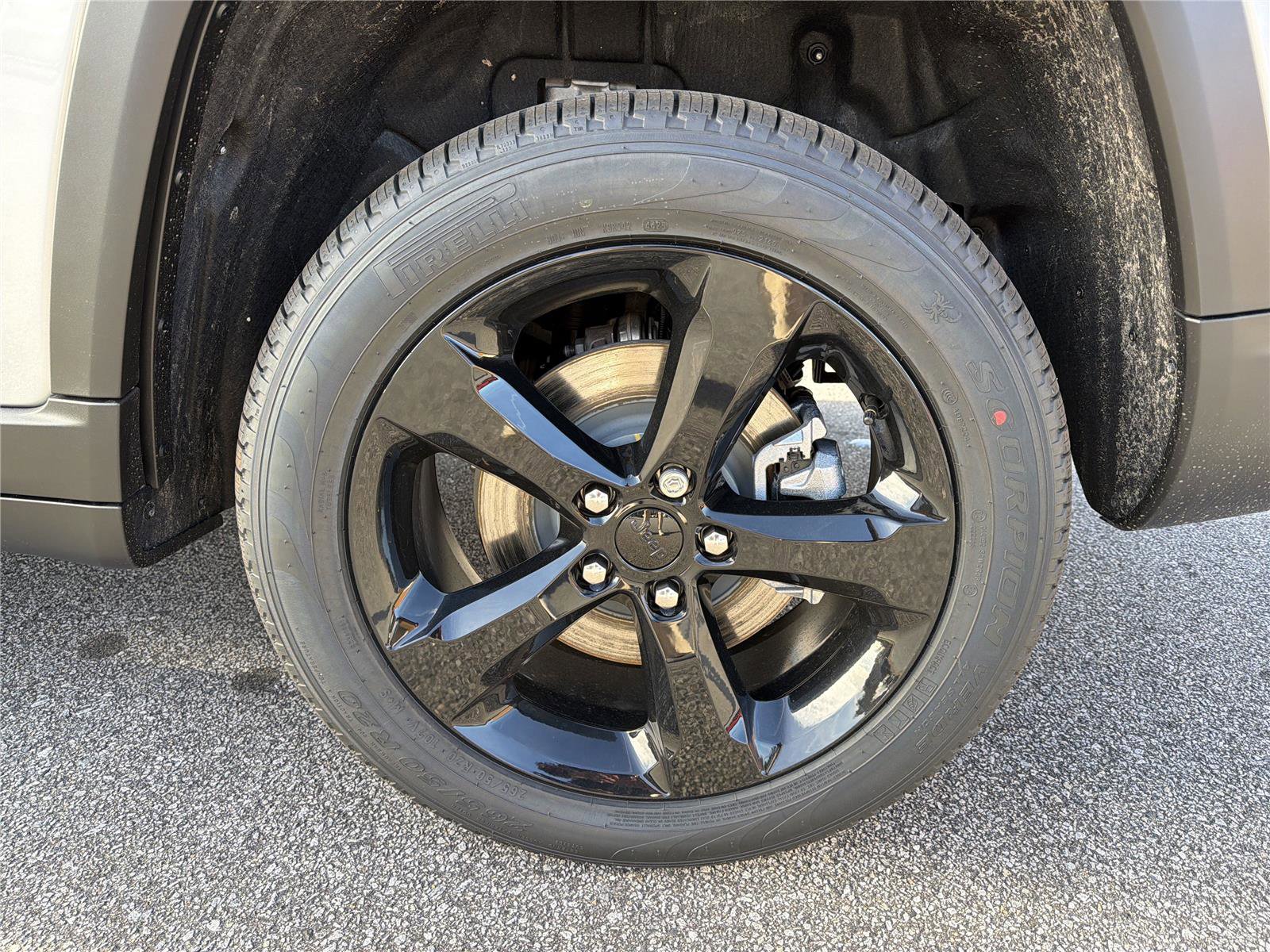 New 2025 Jeep Grand Cherokee L Limited w/ Black Appearance Package image 22