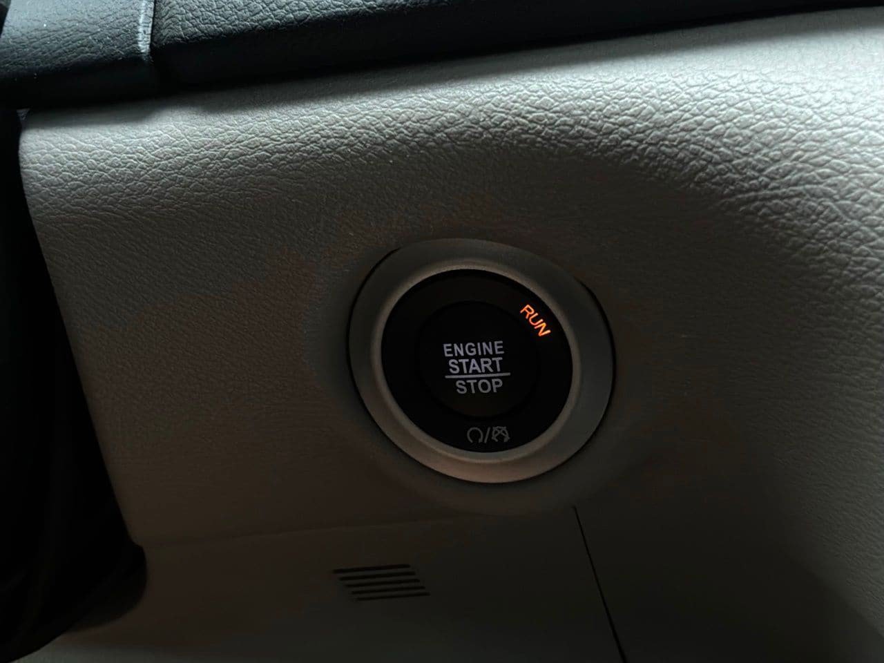 Used 2024 Chrysler Voyager LX FWD image 28