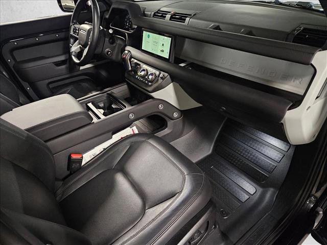 Used 2024 Land Rover Defender 110 S image 20