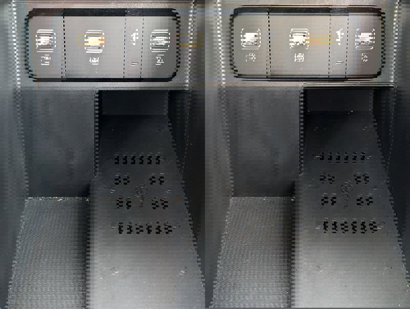 Used 2023 Kia Sorento S image 21