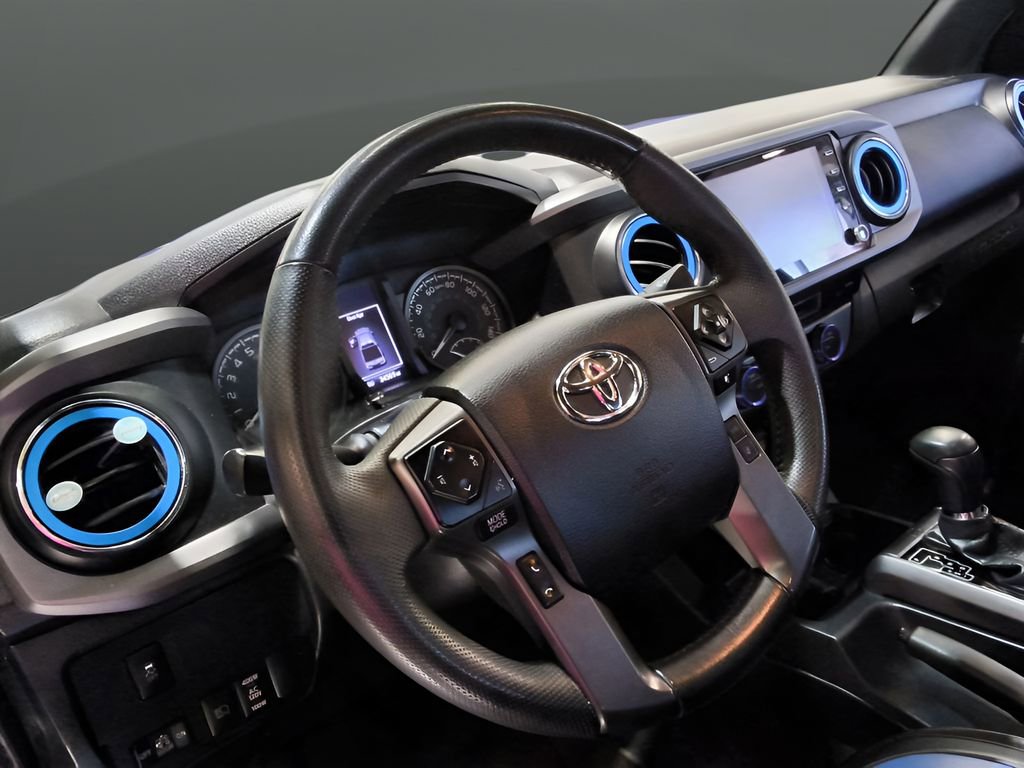 Used 2023 Toyota Tacoma TRD Off-Road AWD/4WD image 15