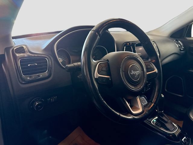 Used 2018 Jeep Compass Limited w/ Navigation Group image 10