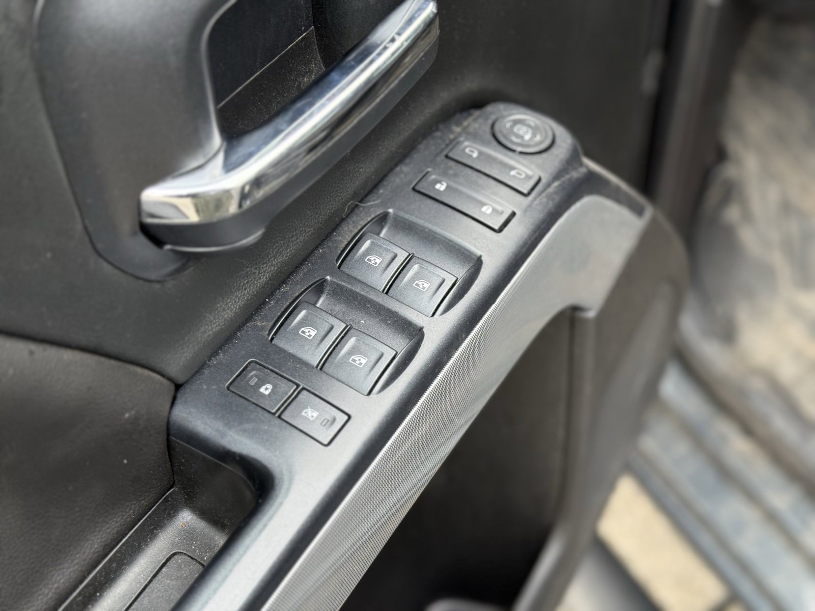 Used 2018 Chevrolet Silverado 1500 LT w/ All Star Edition image 11