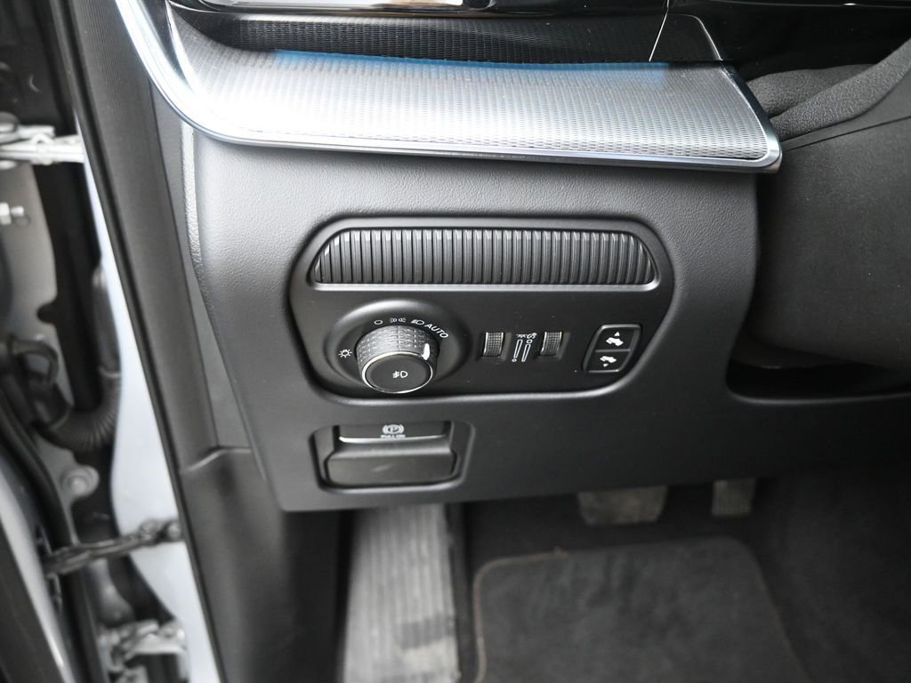 Used 2023 Jeep Grand Wagoneer Series III image 35