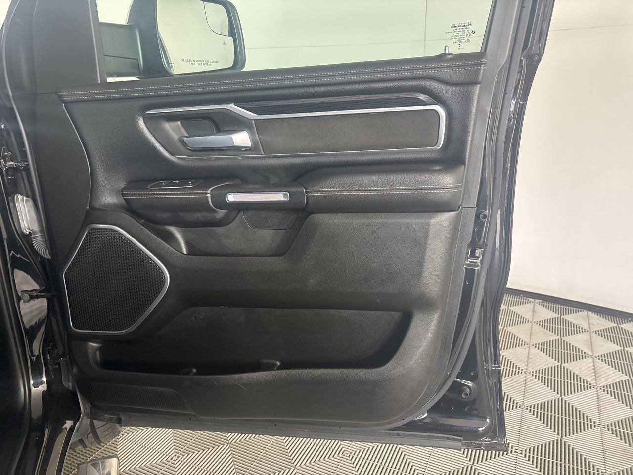 Used 2023 RAM 1500 Laramie AWD/4WD image 26