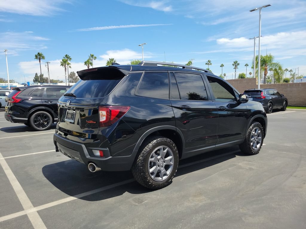 Certified 2025 Honda Passport TrailSport image 5
