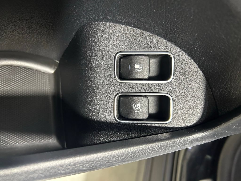 Used 2025 Mercedes-Benz GLE 450e 4MATIC image 14