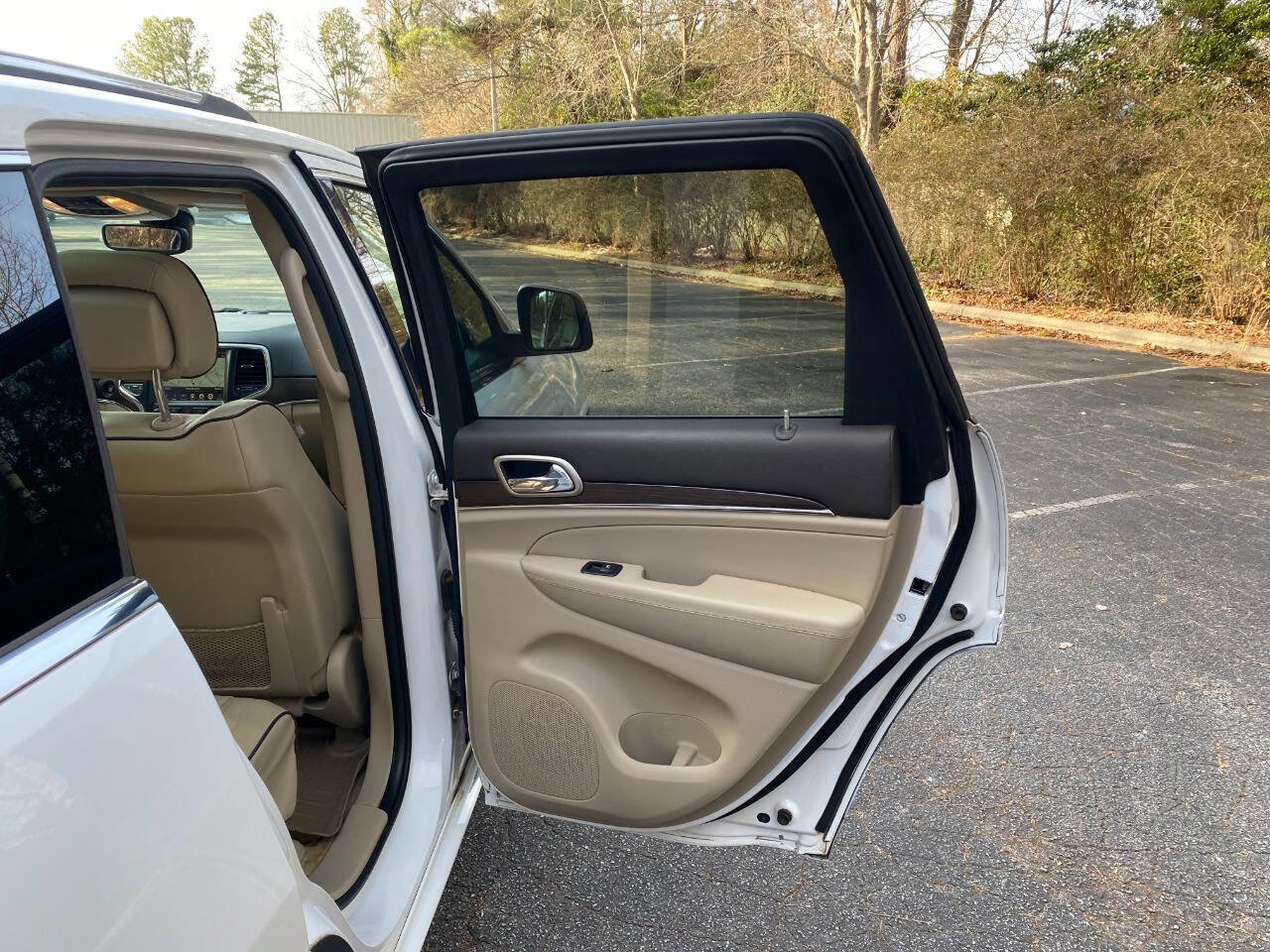 Used 2017 Jeep Grand Cherokee Overland image 65