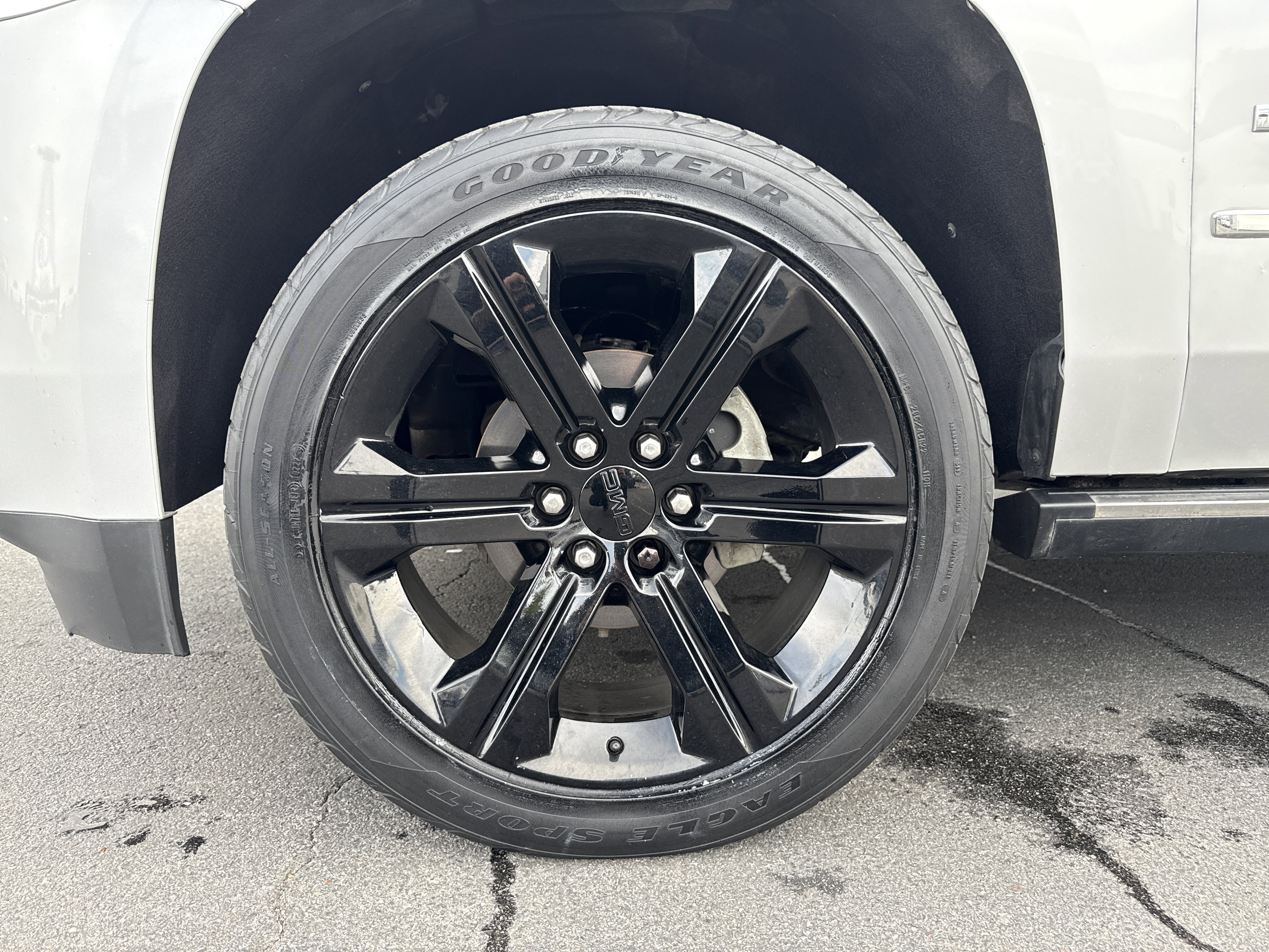 Used 2018 GMC Yukon Denali w/ Open Road Package image 5