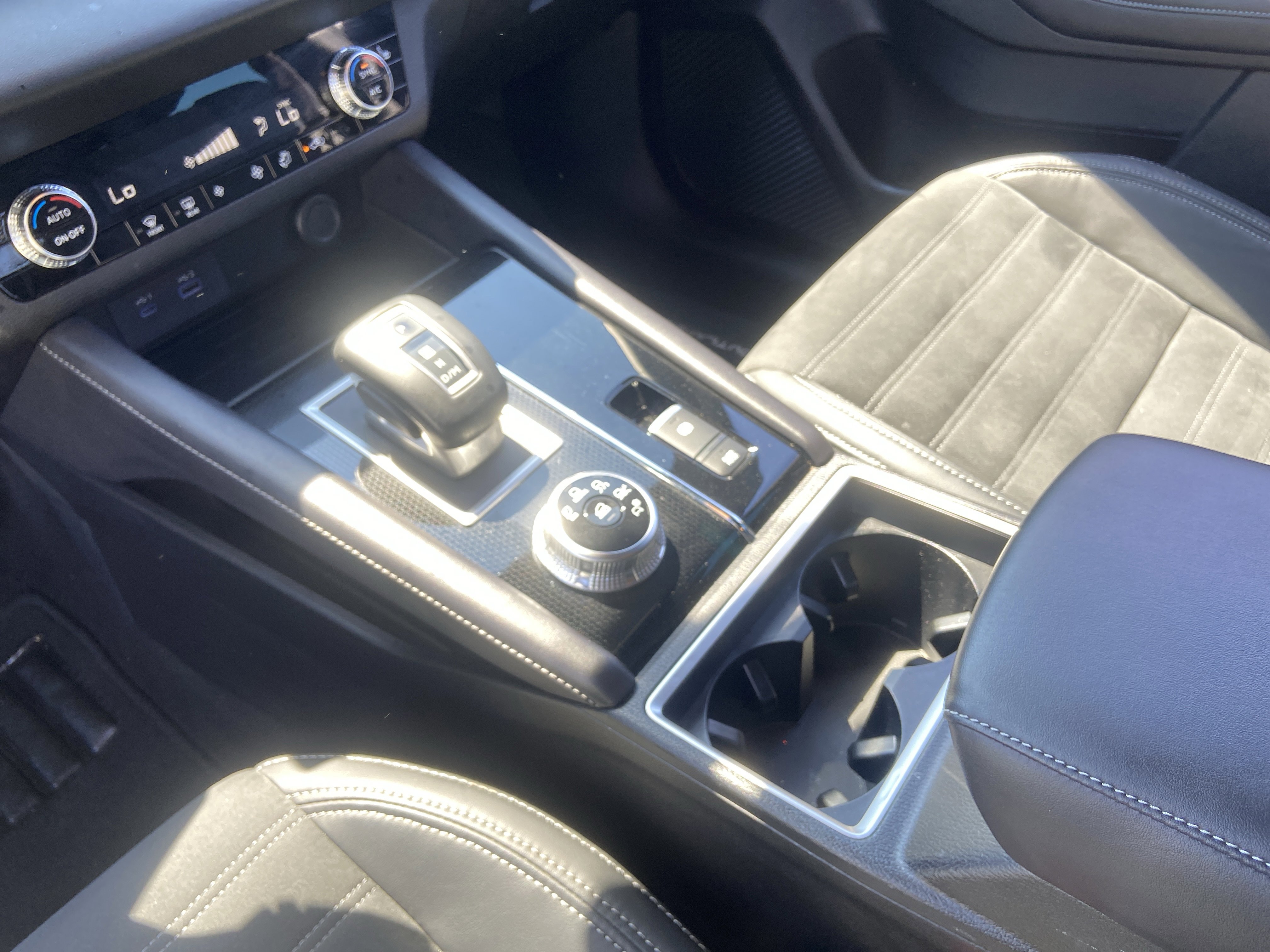 Used 2023 Mitsubishi Outlander SE Black Edition image 15