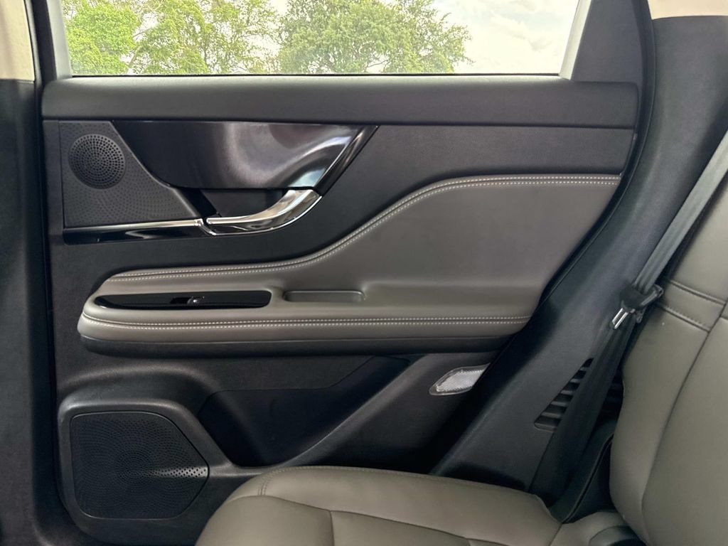 Used 2023 Lincoln Corsair FWD image 16