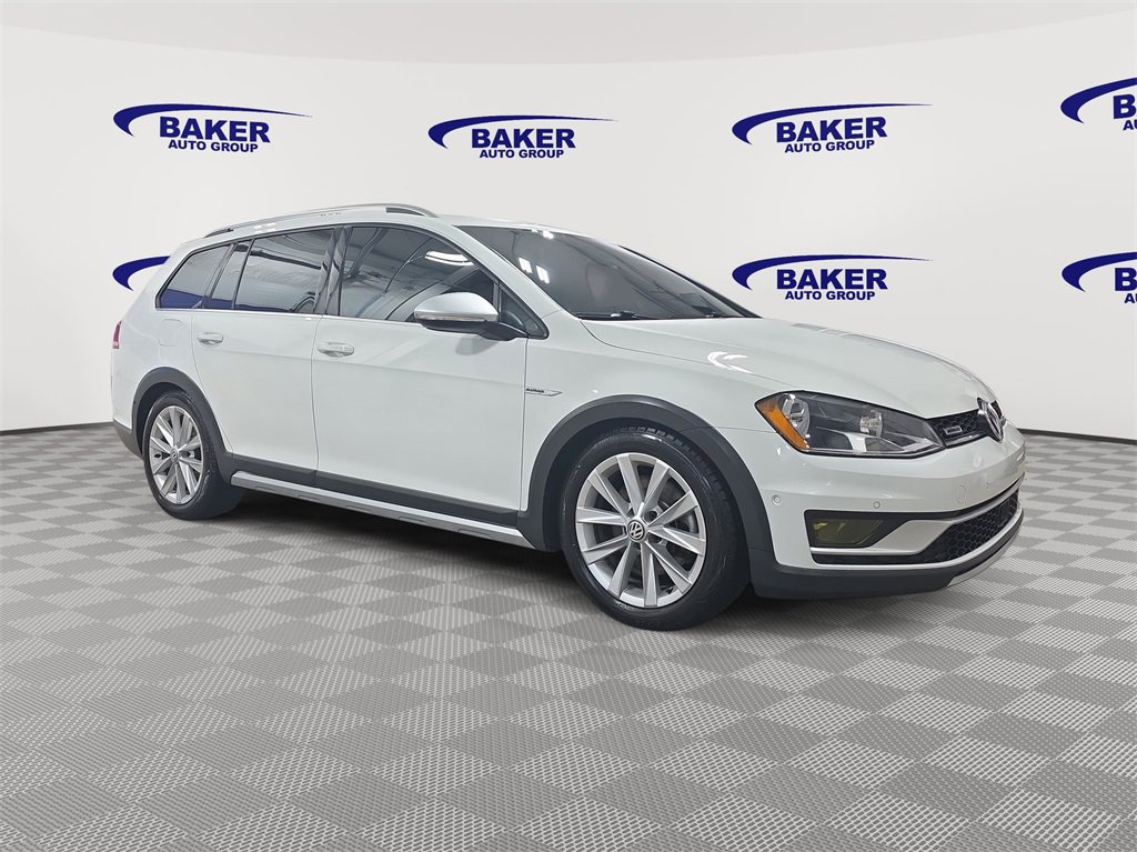 Used 2017 Volkswagen Golf Alltrack SE image 3