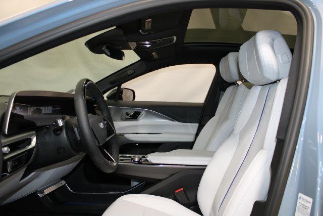 New 2027 Cadillac Lyriq Luxury AWD/4WD image 6