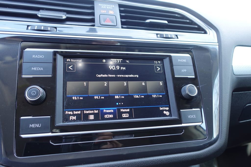 Used 2022 Volkswagen Tiguan S image 17