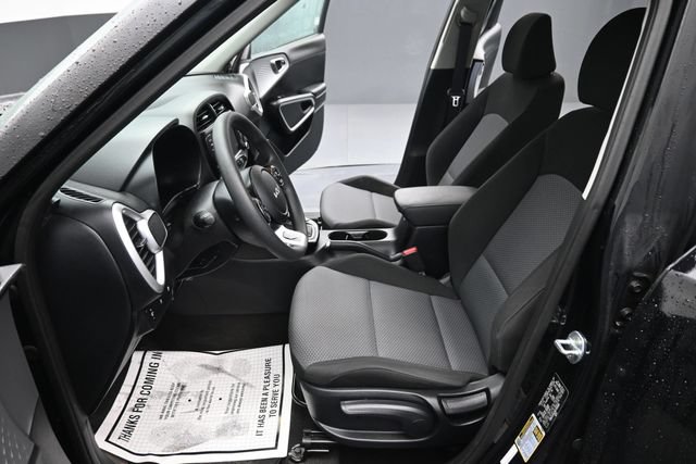 Used 2022 Kia Soul LX FWD image 12