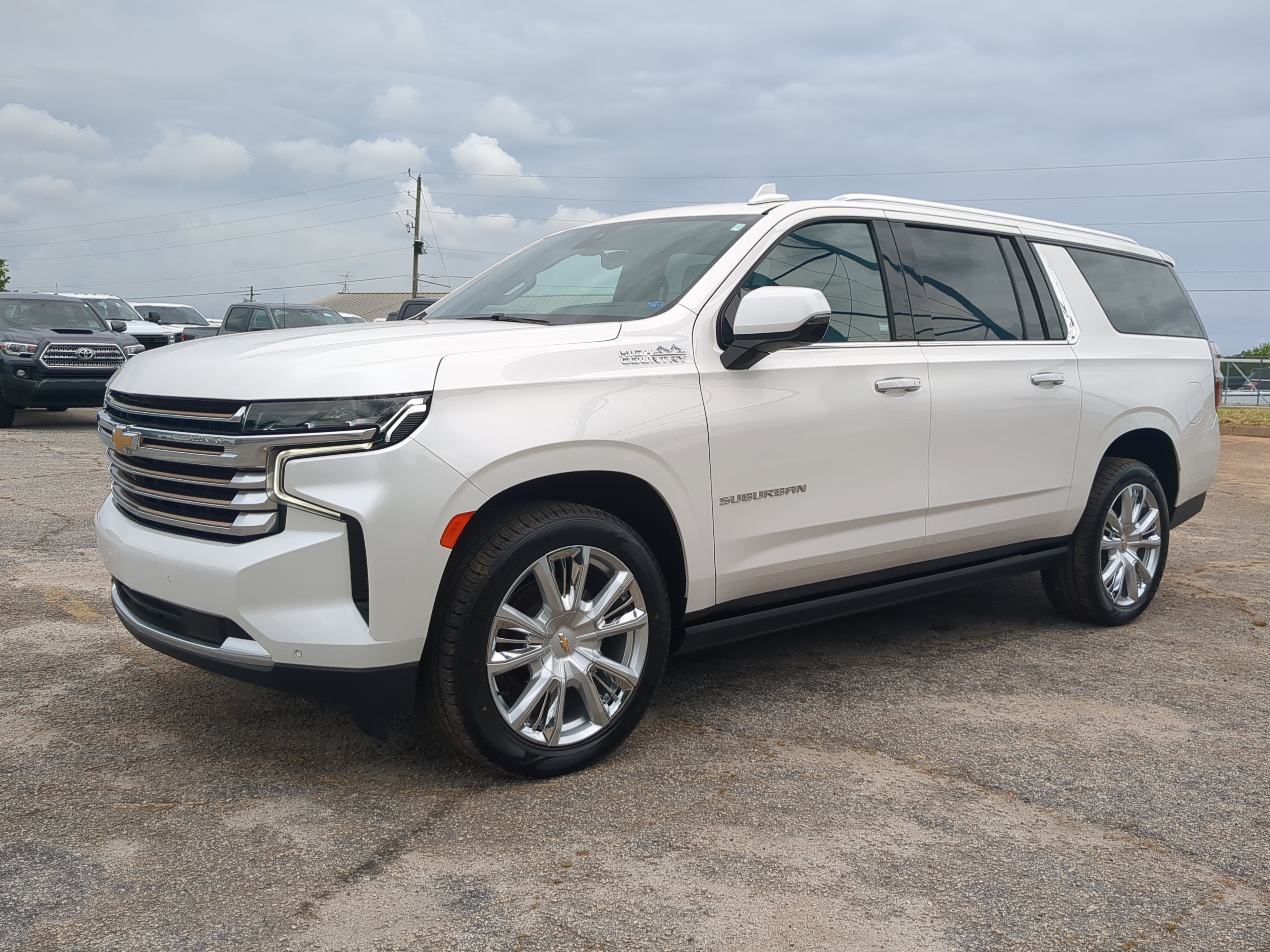 Used 2021 Chevrolet Suburban High Country w/ Premium Package RWD image 6