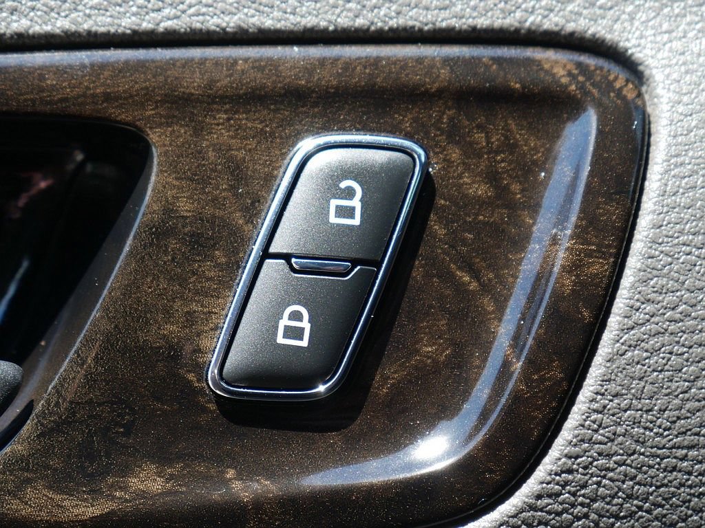 Used 2022 Ford Transit 150 Low Roof AWD image 25