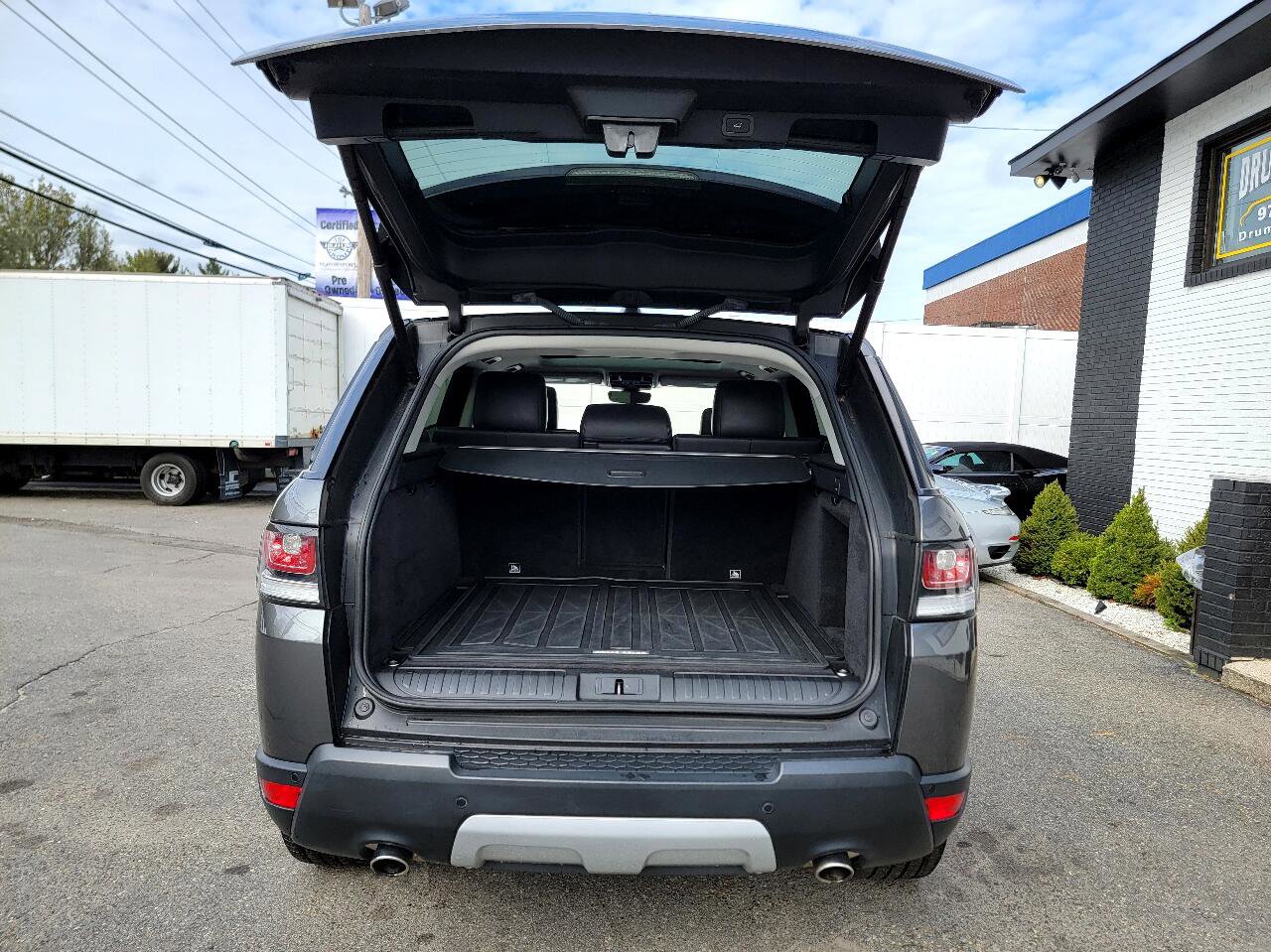 Used 2017 Land Rover Range Rover Sport HSE image 10