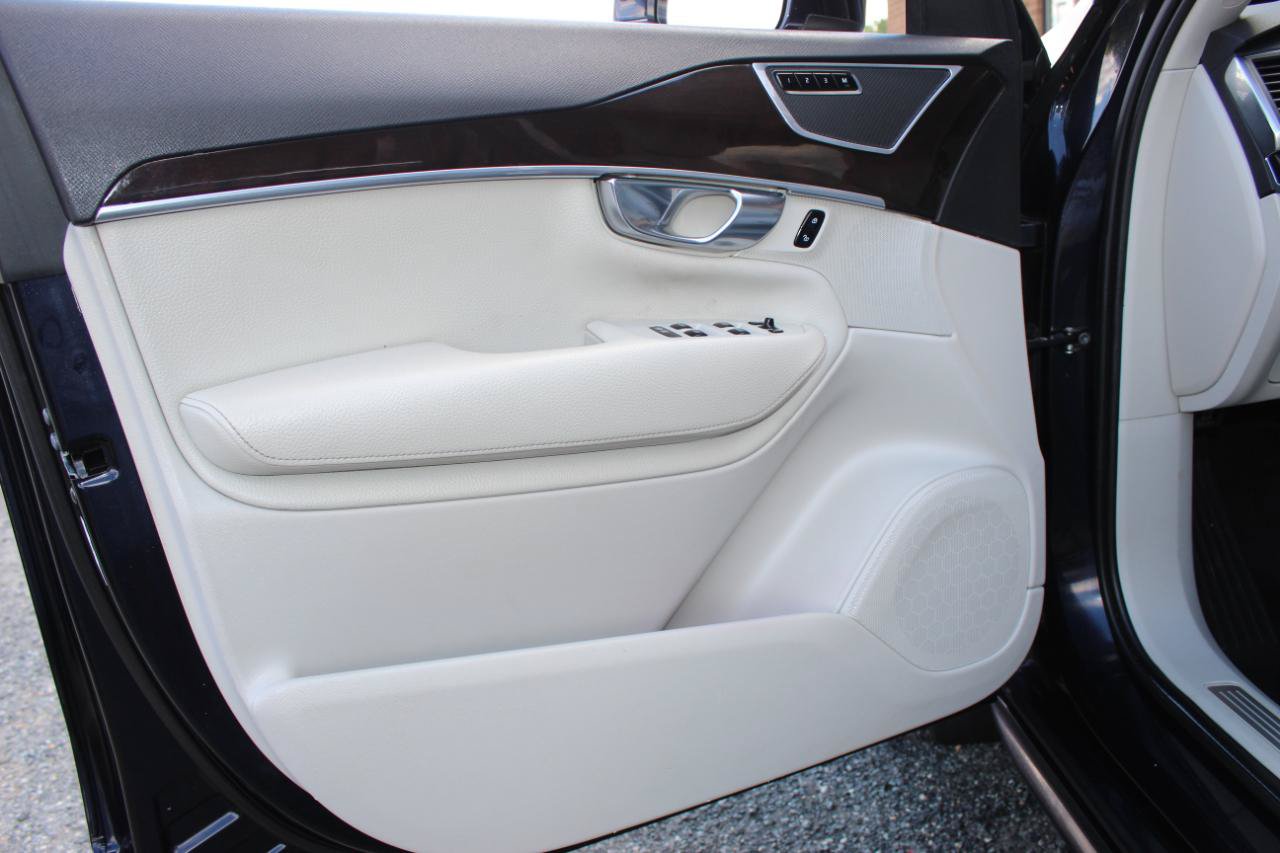 Used 2019 Volvo XC90 T5 Momentum w/ Protection Package AWD/4WD image 9