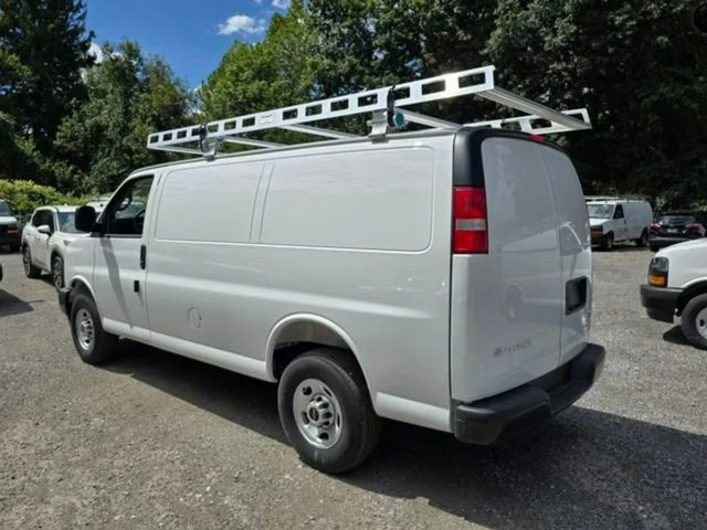 New 2026 GMC Savana 2500 w/ Driver Convenience Package RWD image 3