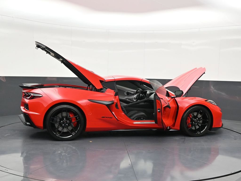 Used 2026 Chevrolet Corvette Z06 w/ Stealth Interior Trim Package image 32