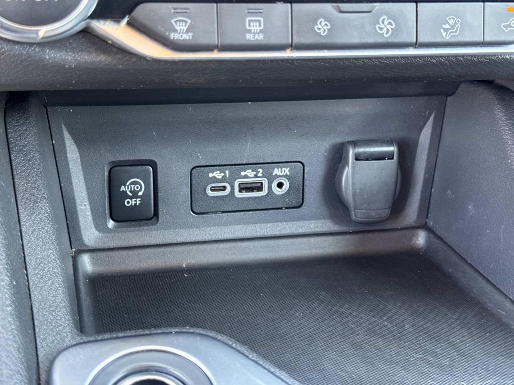 Used 2024 Nissan Sentra SR FWD image 17
